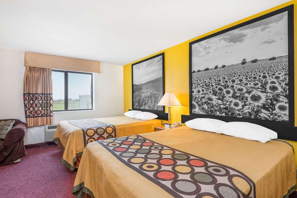 Super 8 By Wyndham Pratt Hotel Værelse billede